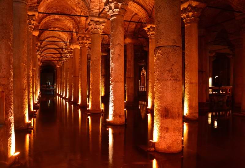 Yerebatan basilica cistern tour 
