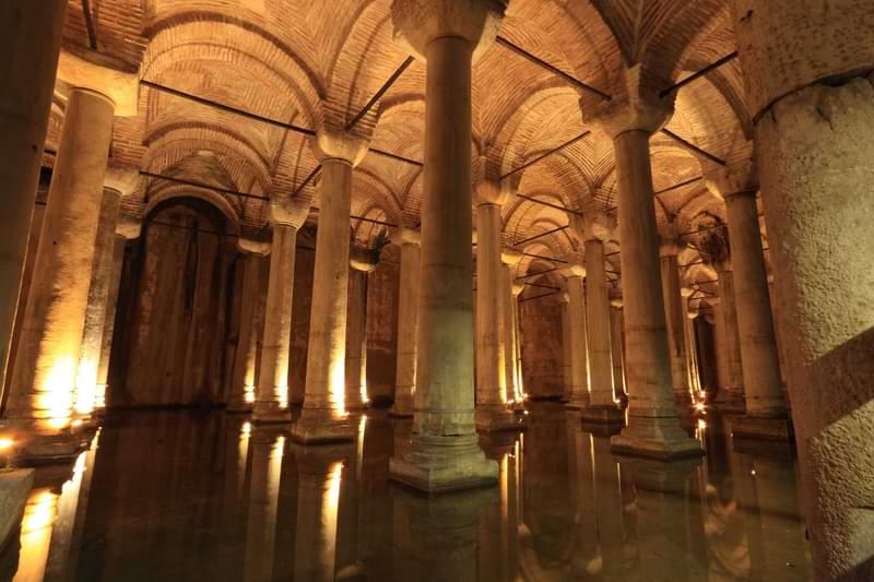 enterance of basilica cistern, yerebatan 