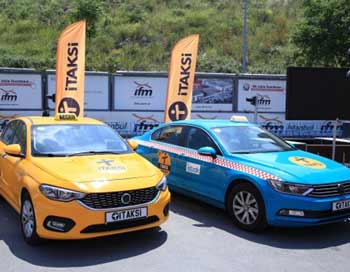 istanbul airport taxis color yellow and turquoise
