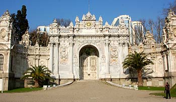 new covid 19 travel dolmabahce palace