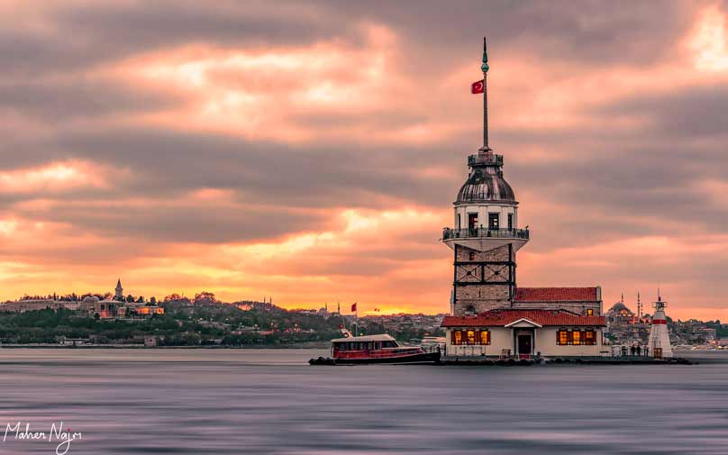 maiden tower and topkapi palace in istanbul_view